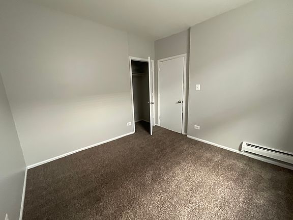 3rd image of 4631 S Lake Park Ave #797e7cf71