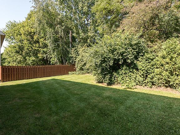 4th image of 2477 Eastway Dr