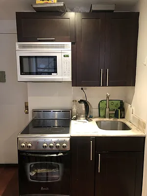 Rented by Universal Realty Group | media 26