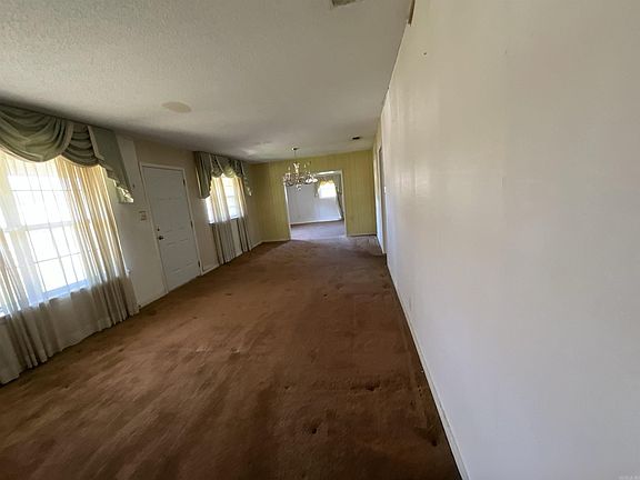 4th image of 1605 S Robison Rd