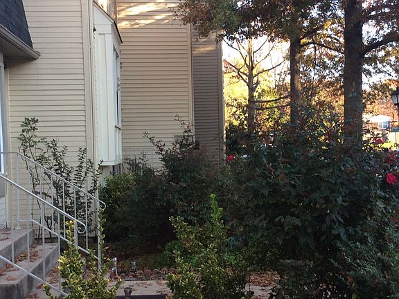 5th image of 13 Fendall Ave #1