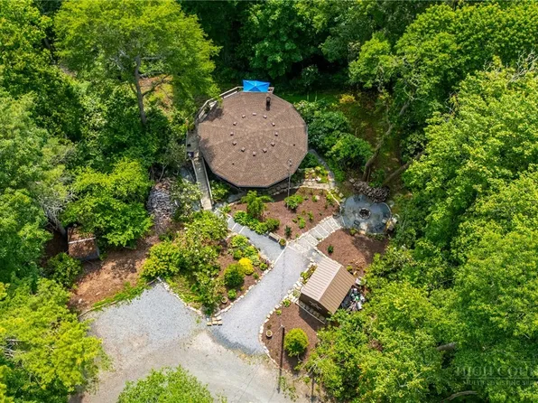 104 Bluminway Circle, Linville, NC 28646
