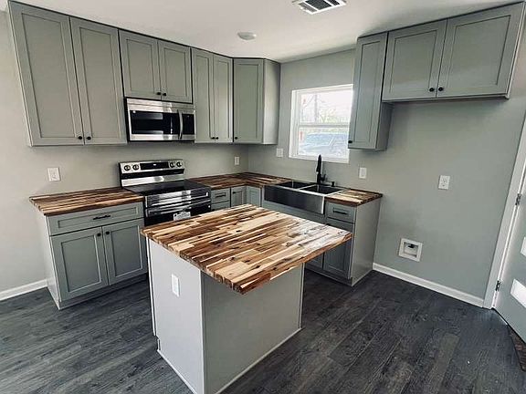 2nd image of 1623 Seley Ave