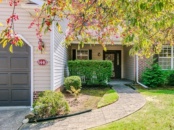 8440 Bartley Ln, Mentor, OH 44060