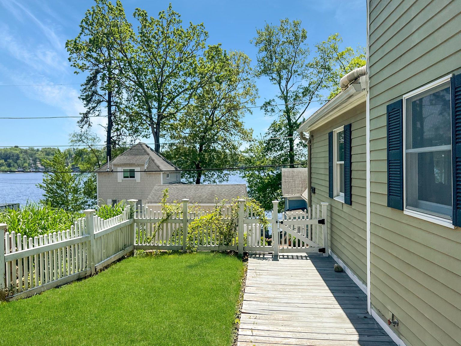 87 Lake Attitash Rd, Amesbury, MA 01913 Zillow