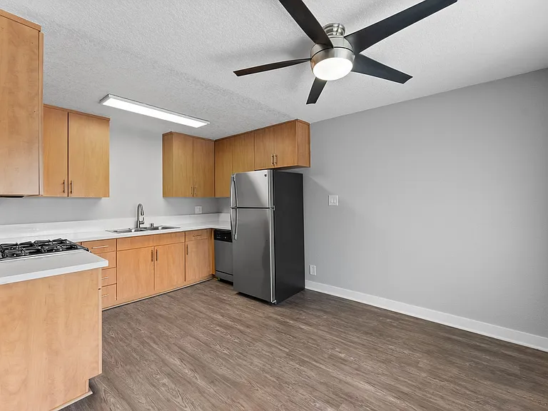 The Circle Apartments at Long Beach — Photo 44