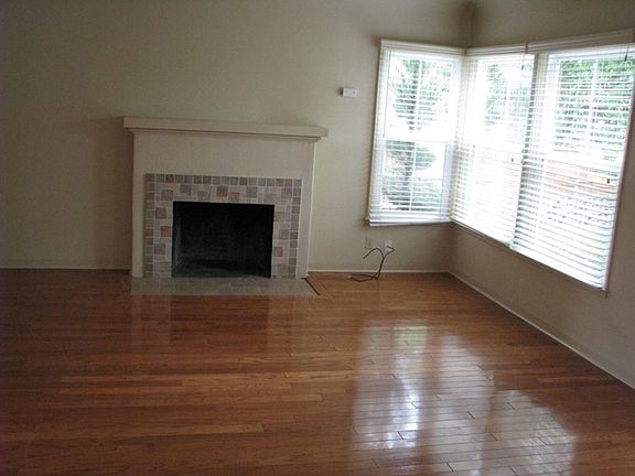 4th image of 2818 N Thorne Ave