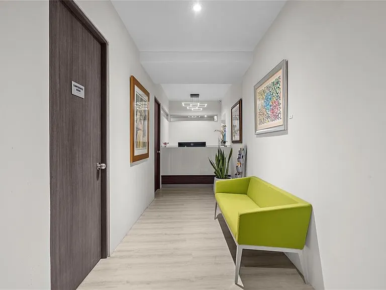 301 Gallardo Office #M — Photo 6