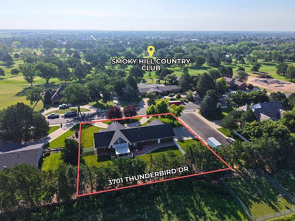 3rd image of 3701 Thunderbird Dr