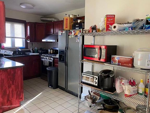 4th image of 20 Ellington Rd