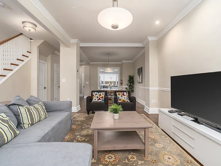 2650 Woodley Pl NW — Photo 5