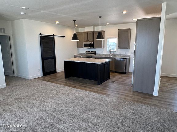 3rd image of 36445 W Clarendon Avenue