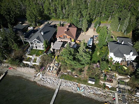 2nd image of 141 NE Birchcliff Rd
