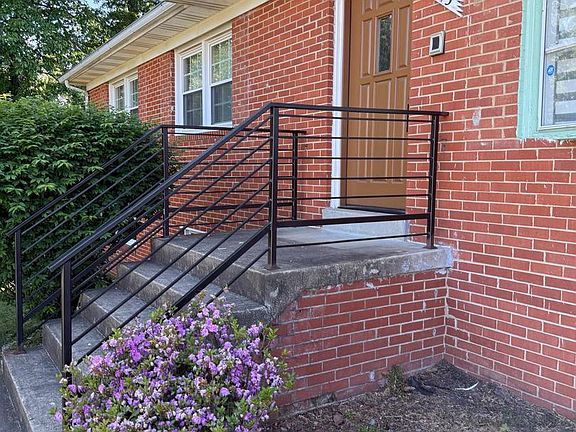 2nd image of 9515 Pin Oak St