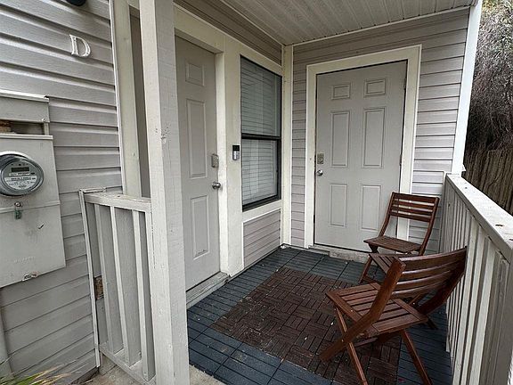 3rd image of 3208 Redwood Ln #115