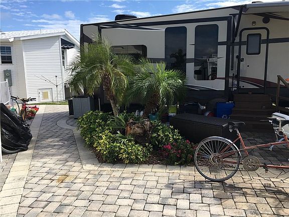 4th image of 673 Nettles Blvd