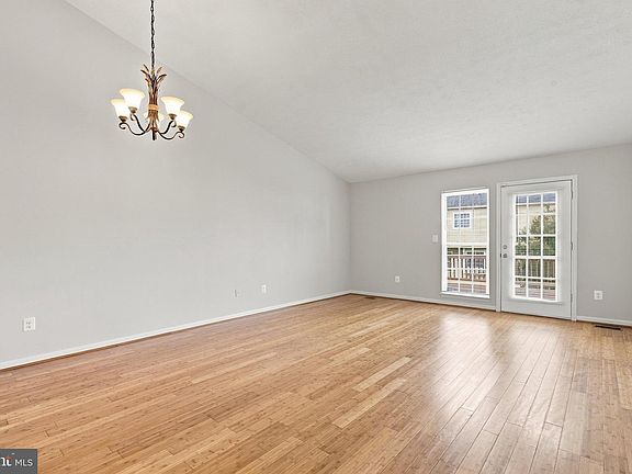 5th image of 45546 Shannon St