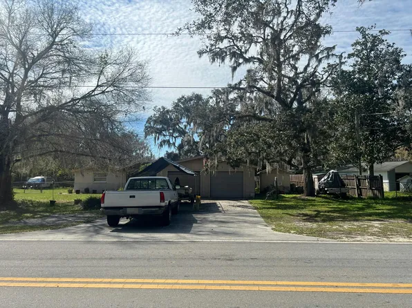 9025 Lake Dr, New Port Richey, FL 34654