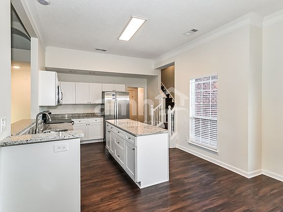 4th image of 2216 Ansley Park Ln