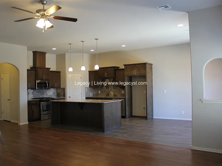 14734 S Urbana Ave — Photo 18