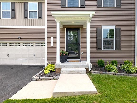 3rd image of 20931 Hampton Ave