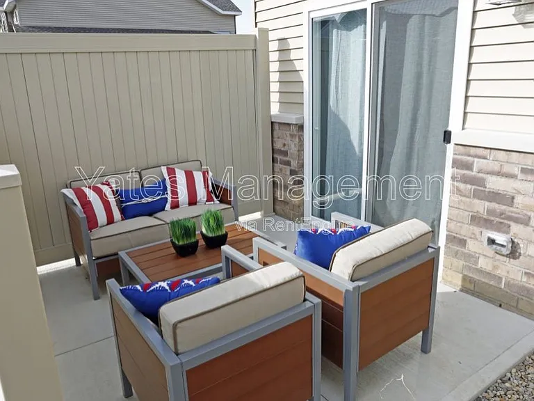 115 Colonial Dr — Photo 14
