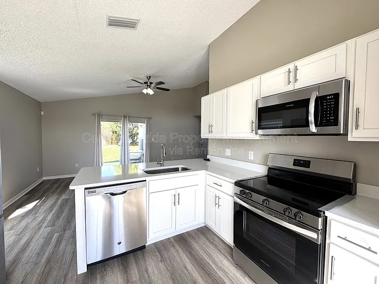 7305 Marseille Cir — Photo 7