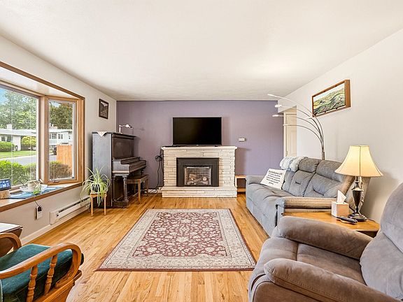 2nd image of 735 Clover St