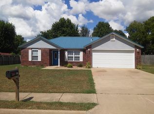 172 E Rob St, Farmington, AR 72730