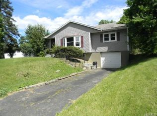 30 Provost Dr, New Windsor, NY 12553