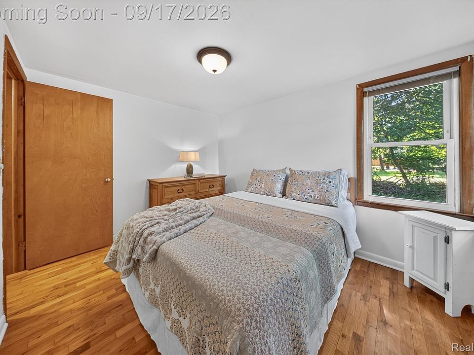 807 S Oak St, photo 27