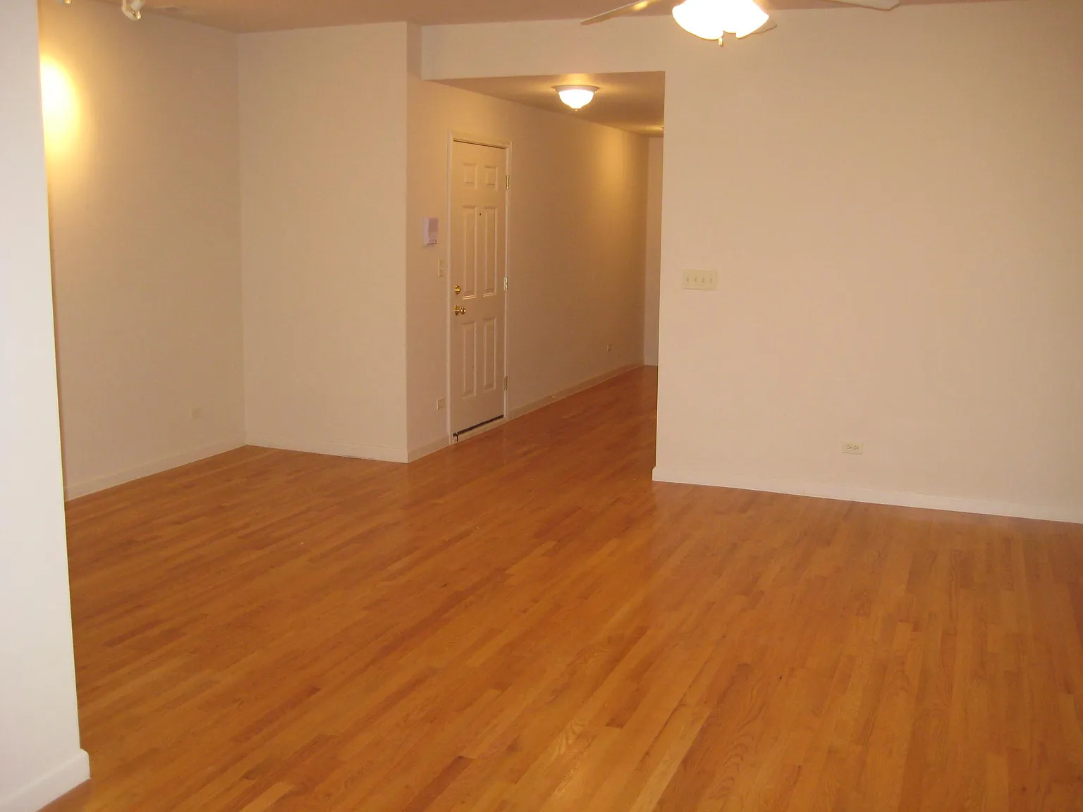 2 bed, 1600 sqft, $1,650 — Photo 2