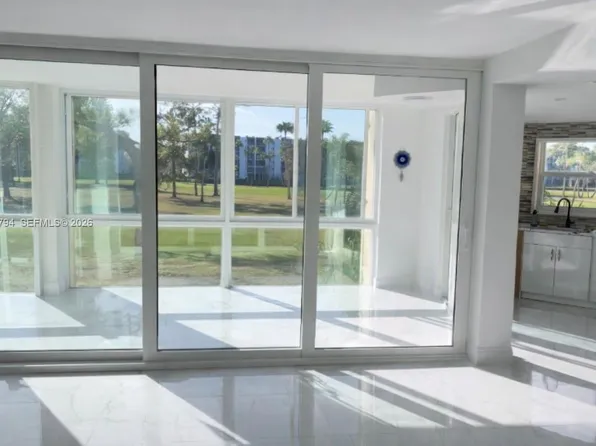 3661 Via Poinciana APT 206, Lake Worth, FL 33467