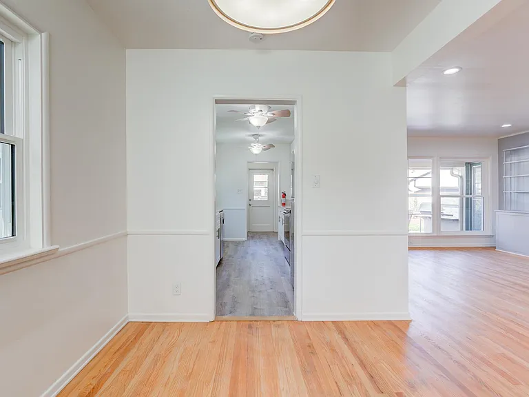 14733 McCormick St — Photo 6