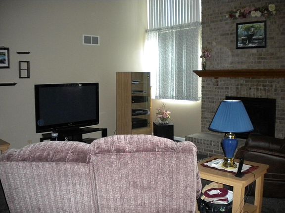 3rd image of 8377 Woodcreek Dr