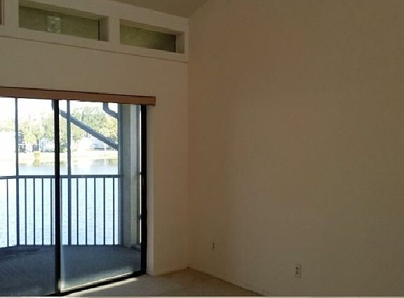 5th image of 268 Woodlake Wynde