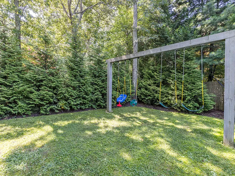 81 Collingswood Dr — Photo 21