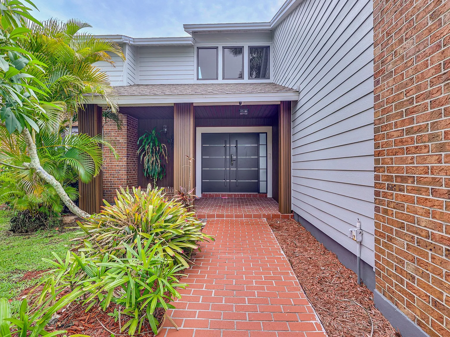4 bed, 2778 sqft, $5,900 — Photo 4