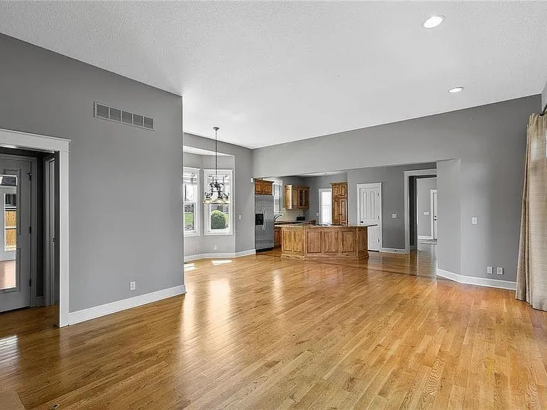 7925 N Lane Ave — Photo 8