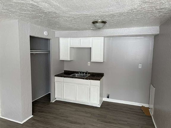 3rd image of 15112 Euclid Ave APT 206