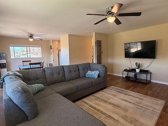 5th image of 553 Russell Rd