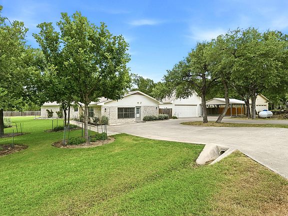 5th image of 126 E Esparada Dr
