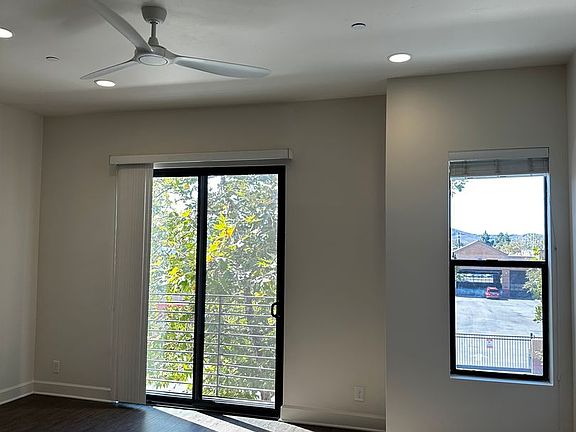 2nd image of 2200 Emily St #2178-205