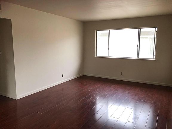 3rd image of 872 Gallatin Dr APT 3