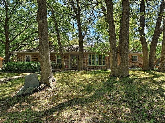 5th image of 1810 Catalina Cir