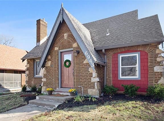 4th image of 6943 Oak St