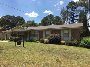 206 Ivelyn Dr, Warner Robins, GA 31088