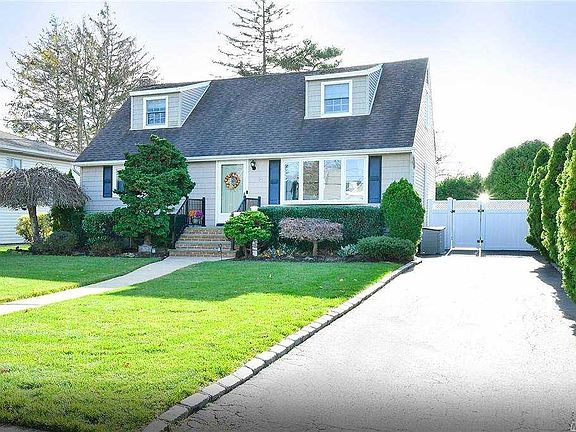 2nd image of 3828 Condit St