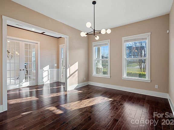 5th image of 109 Farm Knoll Way