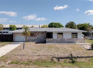 1522 Shelby Pkwy, Cape Coral, FL 33904